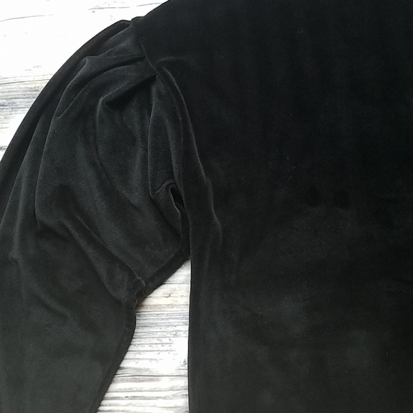 Black Velvet Top - Picture 4 of 8